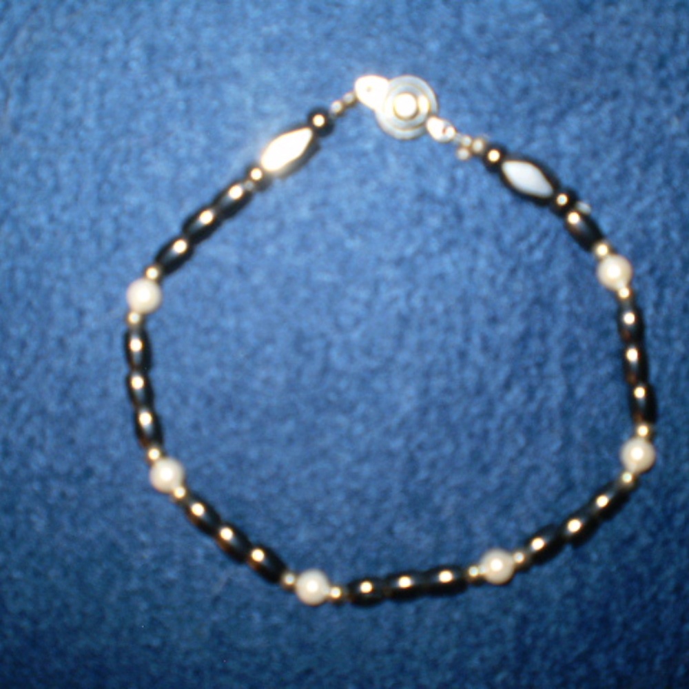 MAGNETIC BEADED ANKLE BRACELET- FITS TO 8 1/2"